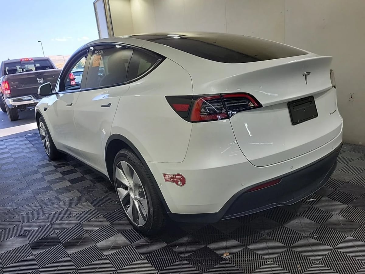 2022 Tesla Model Y Long Range photo 4