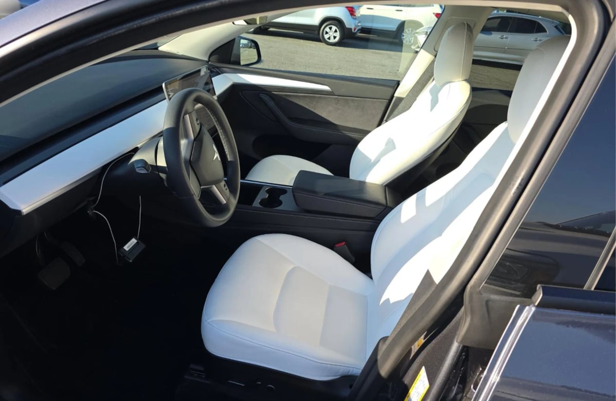 2023 Tesla Model Y Long Range photo 3
