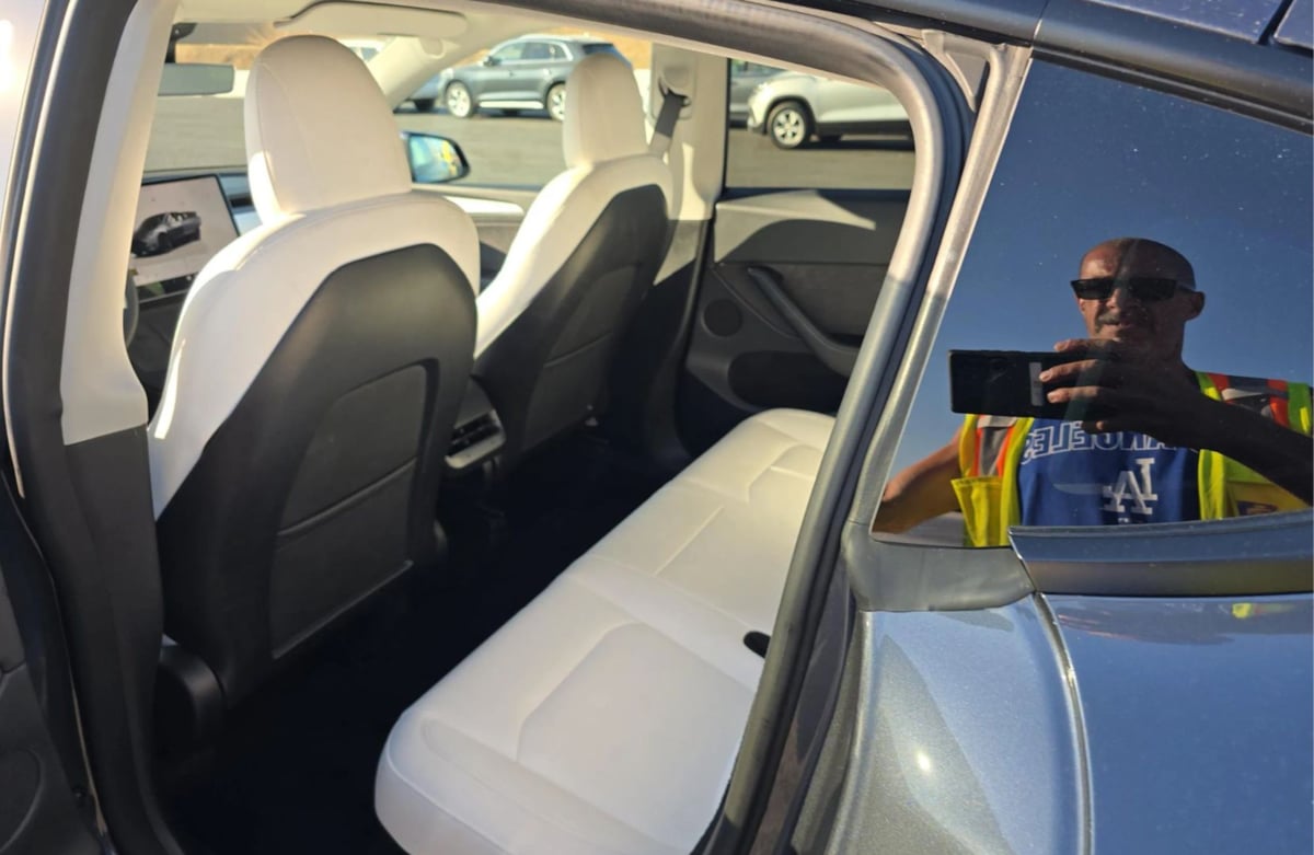 2023 Tesla Model Y Long Range photo 2