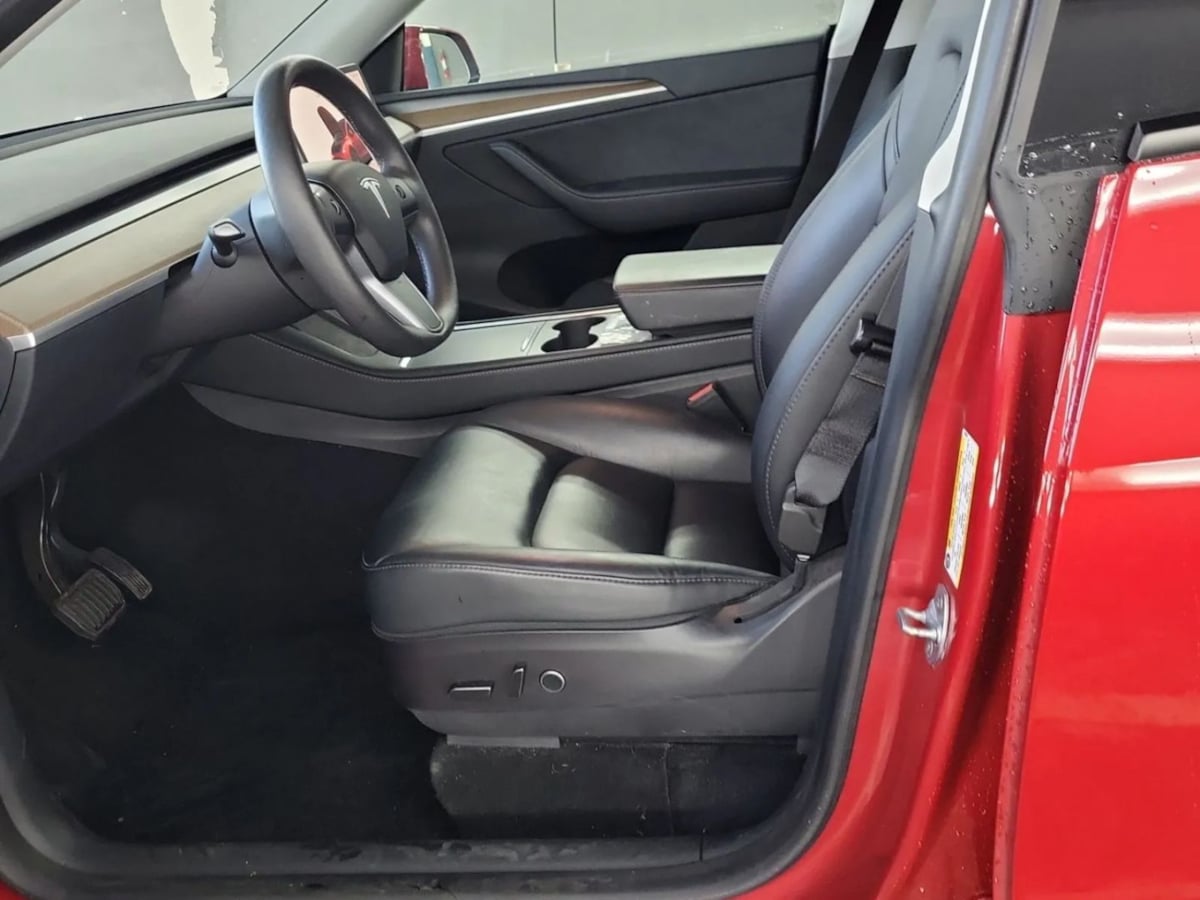 2023 Tesla Model Y Long Range photo 3