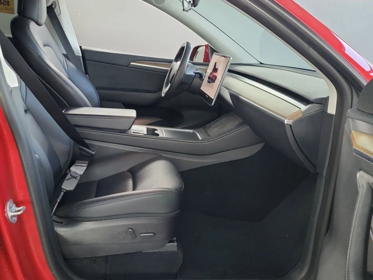2023 Tesla Model Y Long Range photo 4