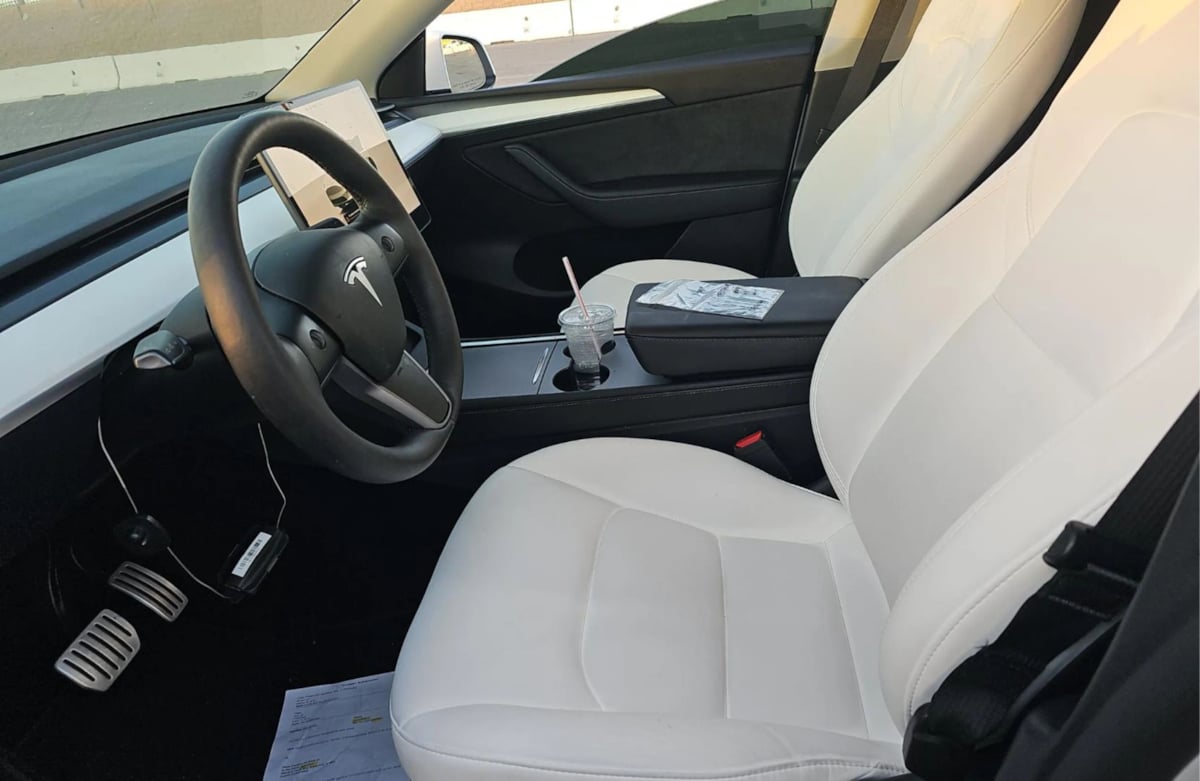 2024 Tesla Model Y Performance photo 2
