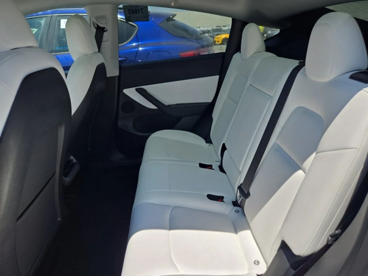 2022 Tesla Model Y Long Range photo 3
