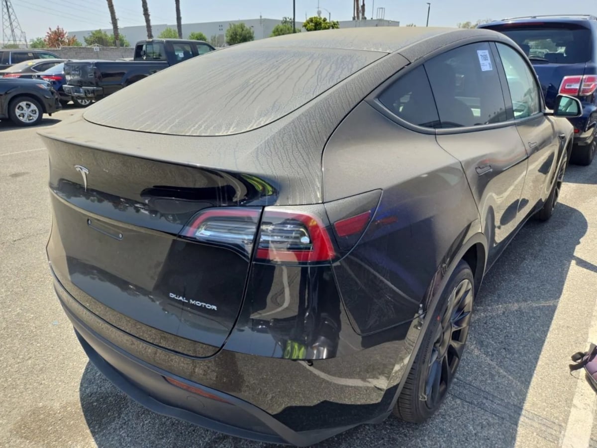 2022 Tesla Model Y Long Range photo 2