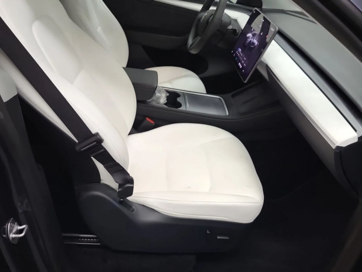 2023 Tesla Model Y Long Range photo 3