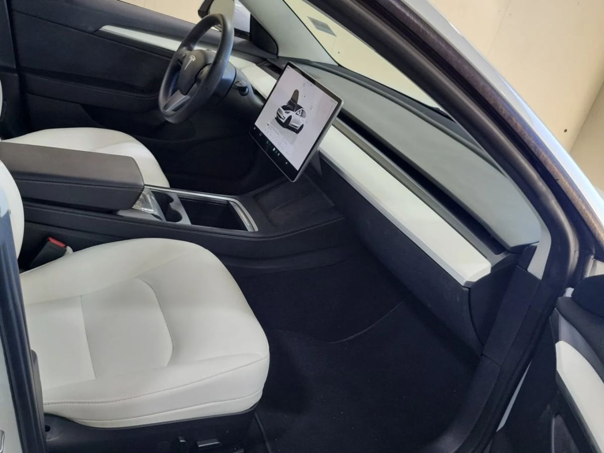 2023 Tesla Model 3 Performance photo 2