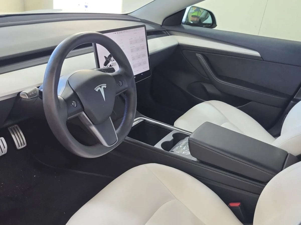 2023 Tesla Model 3 Performance photo 7