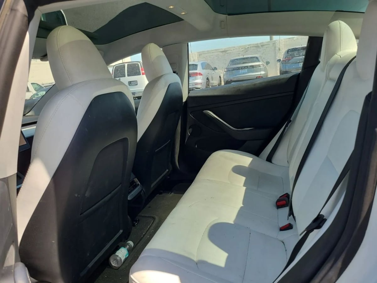 2023 Tesla Model 3 photo 3