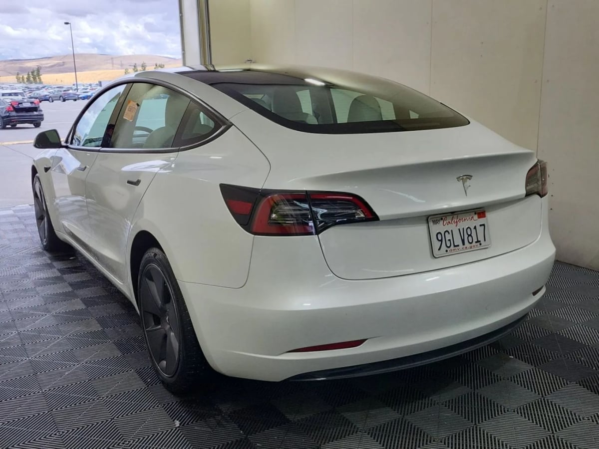 2023 Tesla Model 3 photo 4
