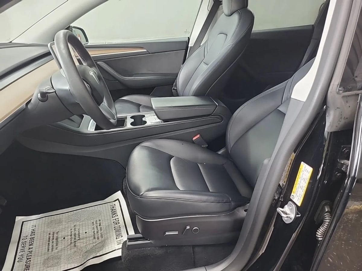 2022 Tesla Model Y Long Range photo 4
