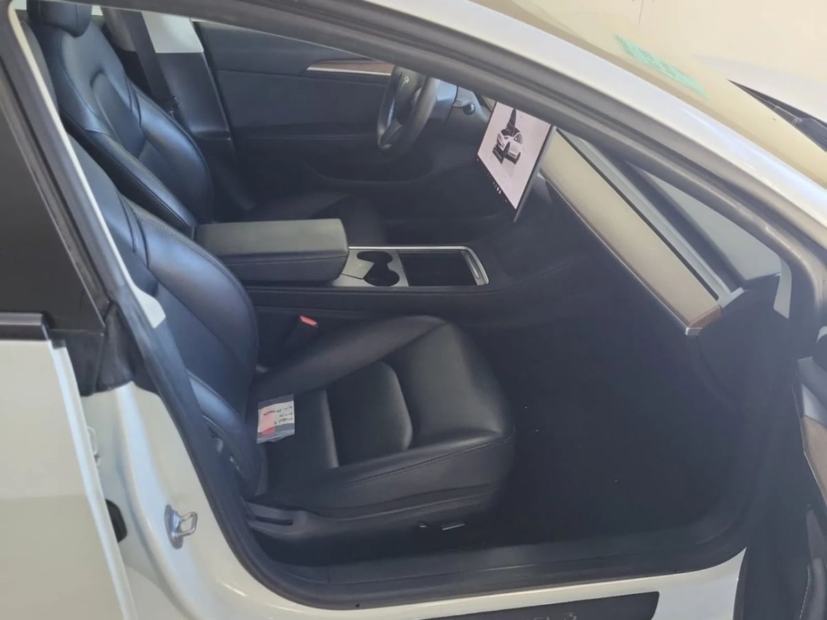 2023 Tesla Model 3 photo 2