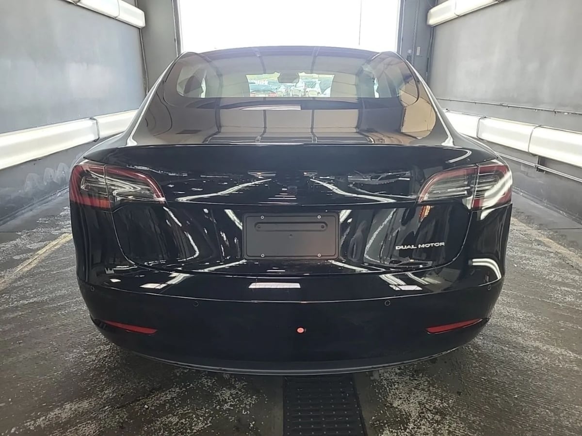 2022 Tesla Model 3 Long Range photo 4