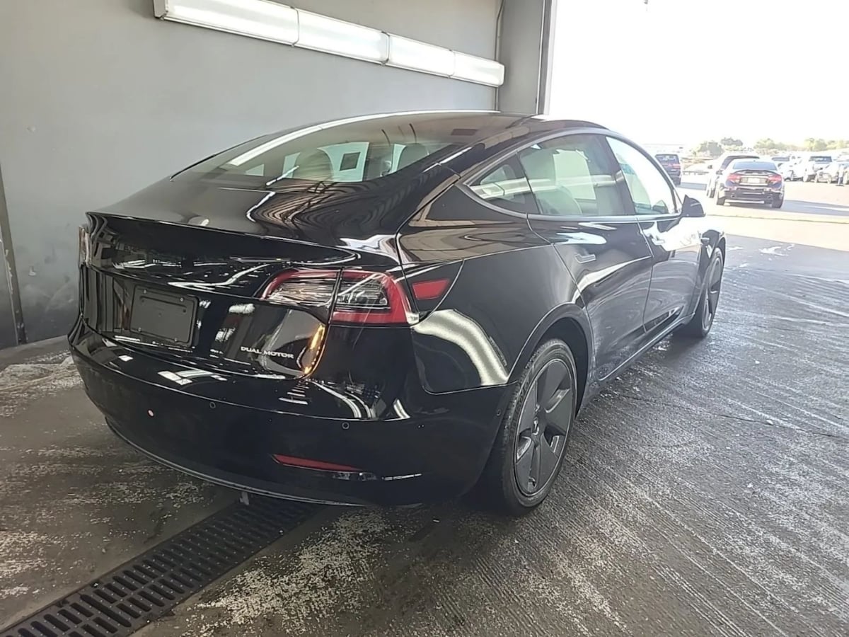 2022 Tesla Model 3 Long Range photo 5