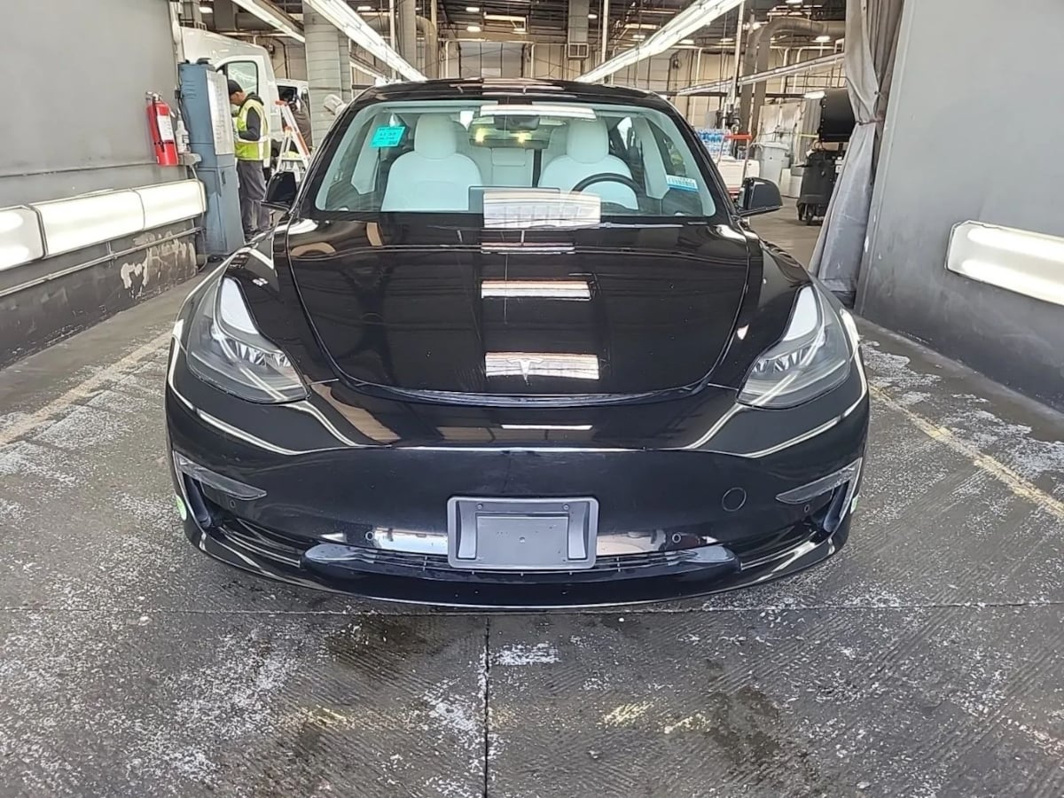 2022 Tesla Model 3 Long Range photo 7