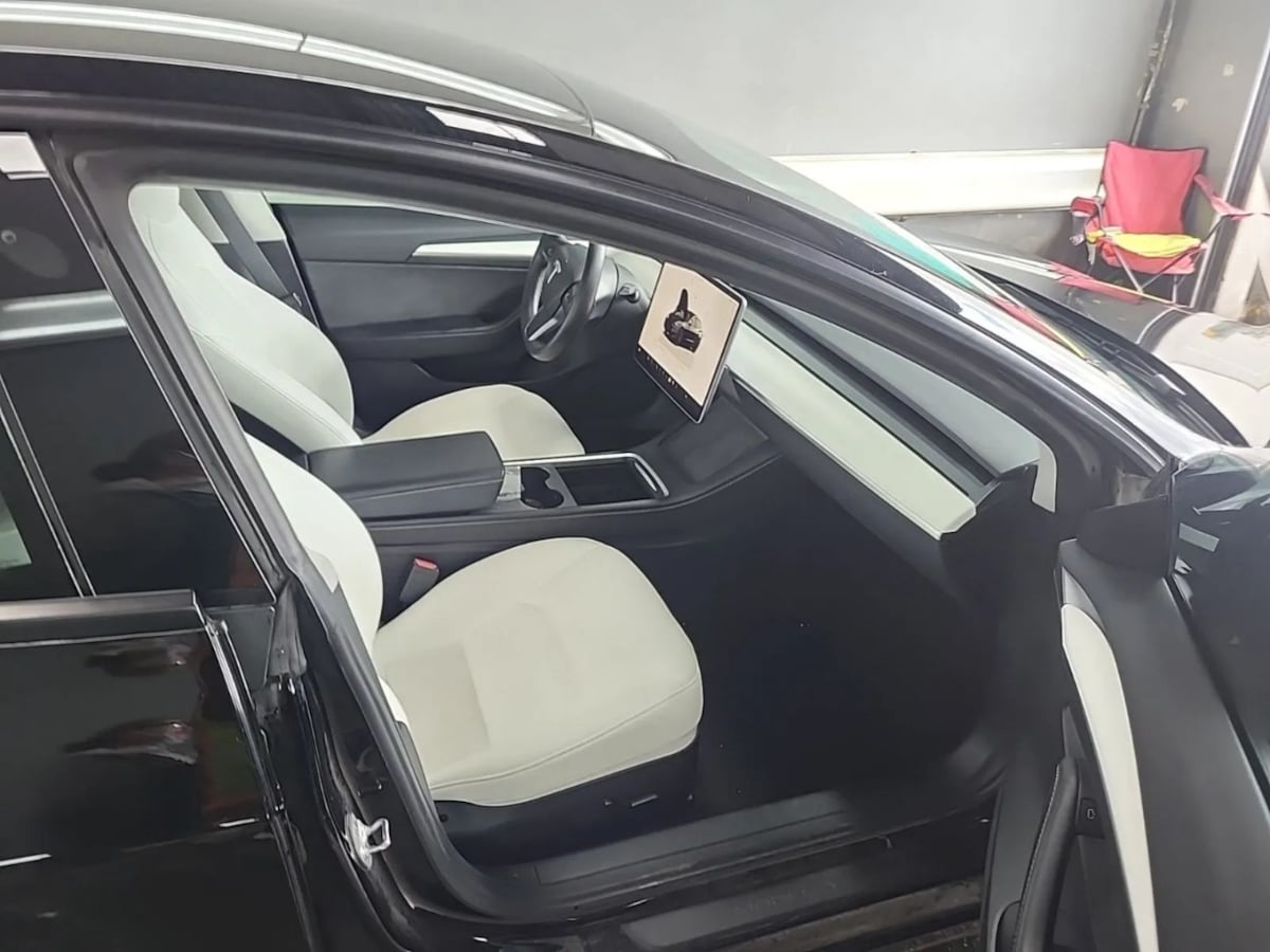 2023 Tesla Model 3 Performance photo 2