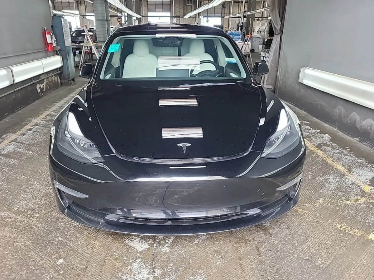 2023 Tesla Model 3 Performance photo 5