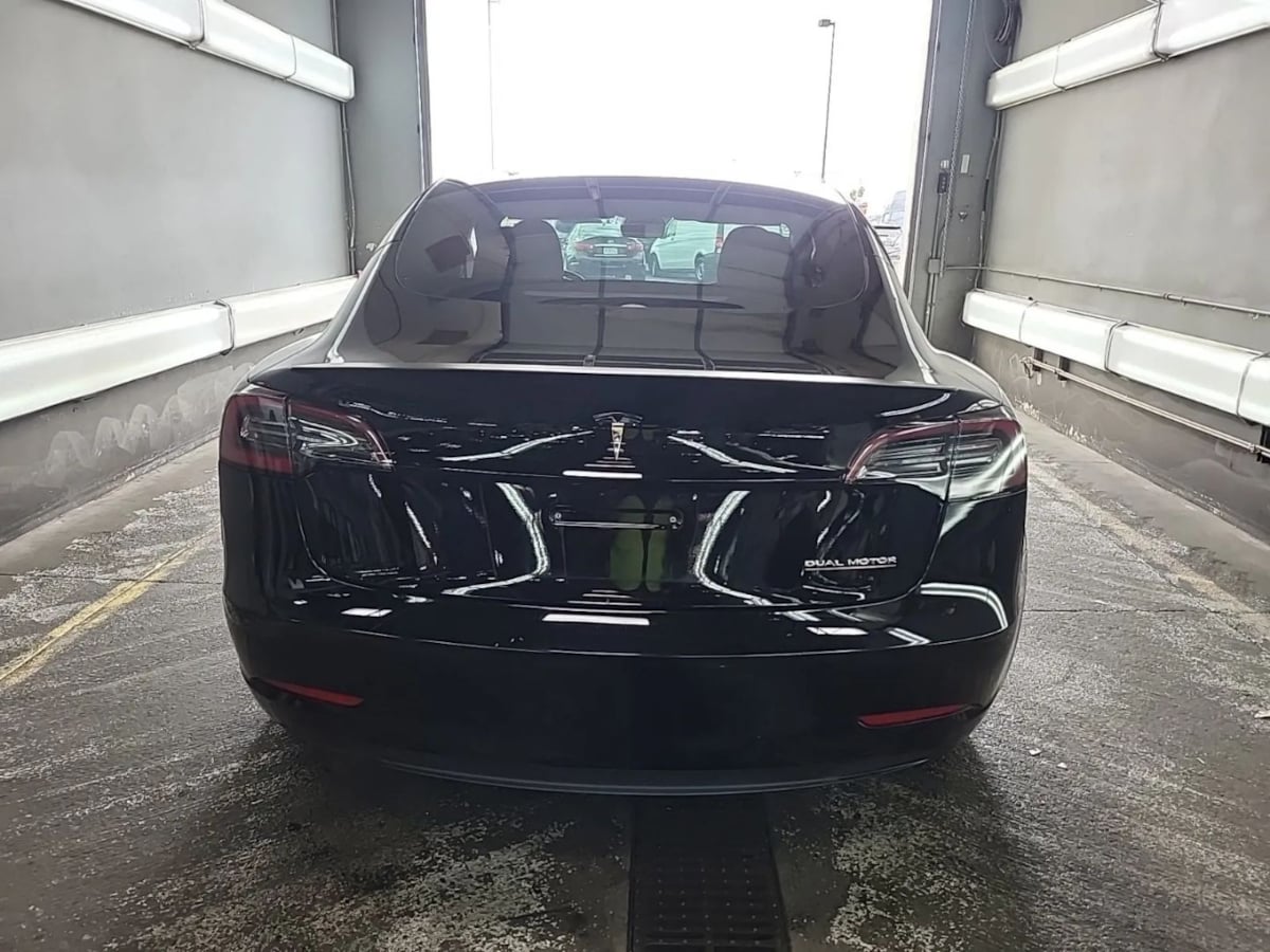 2023 Tesla Model 3 Performance photo 8