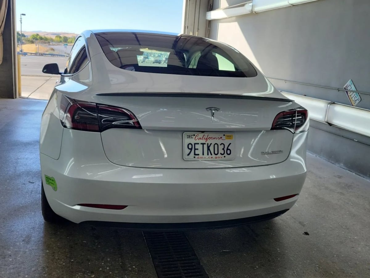 2023 Tesla Model 3 Performance photo 3