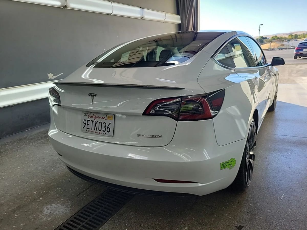 2023 Tesla Model 3 Performance photo 4