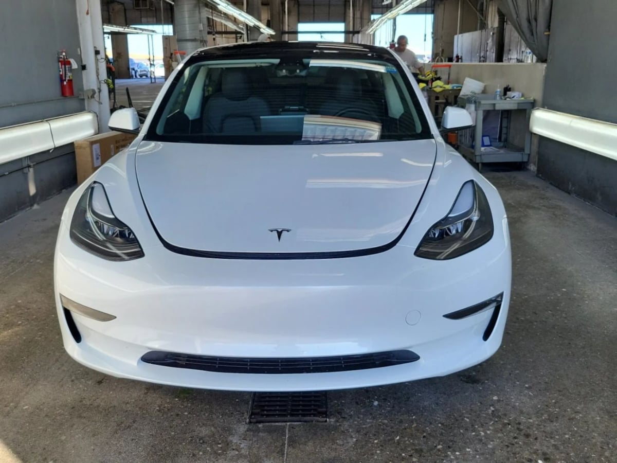 2023 Tesla Model 3 Performance photo 5