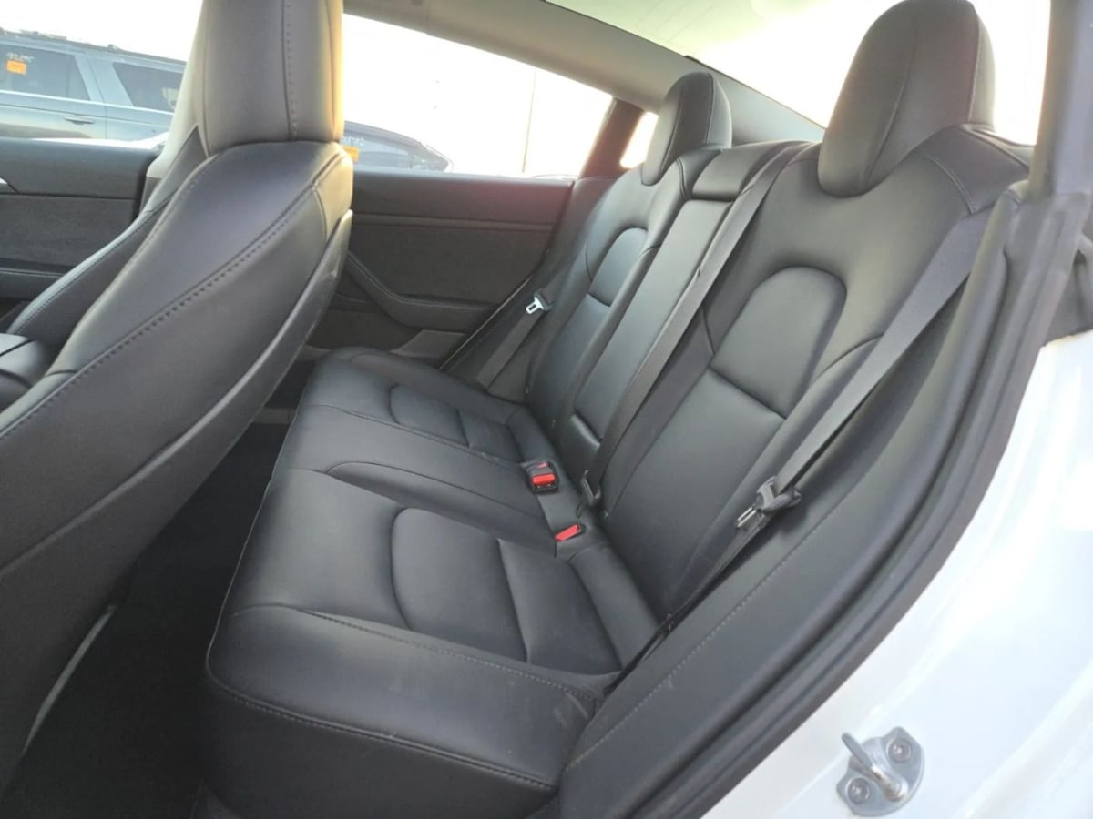 2023 Tesla Model 3 Performance photo 7