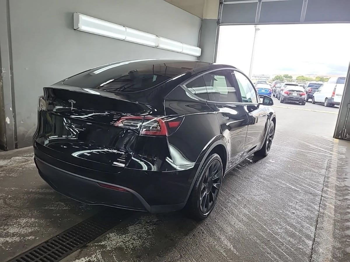 2022 Tesla Model Y Long Range photo 4