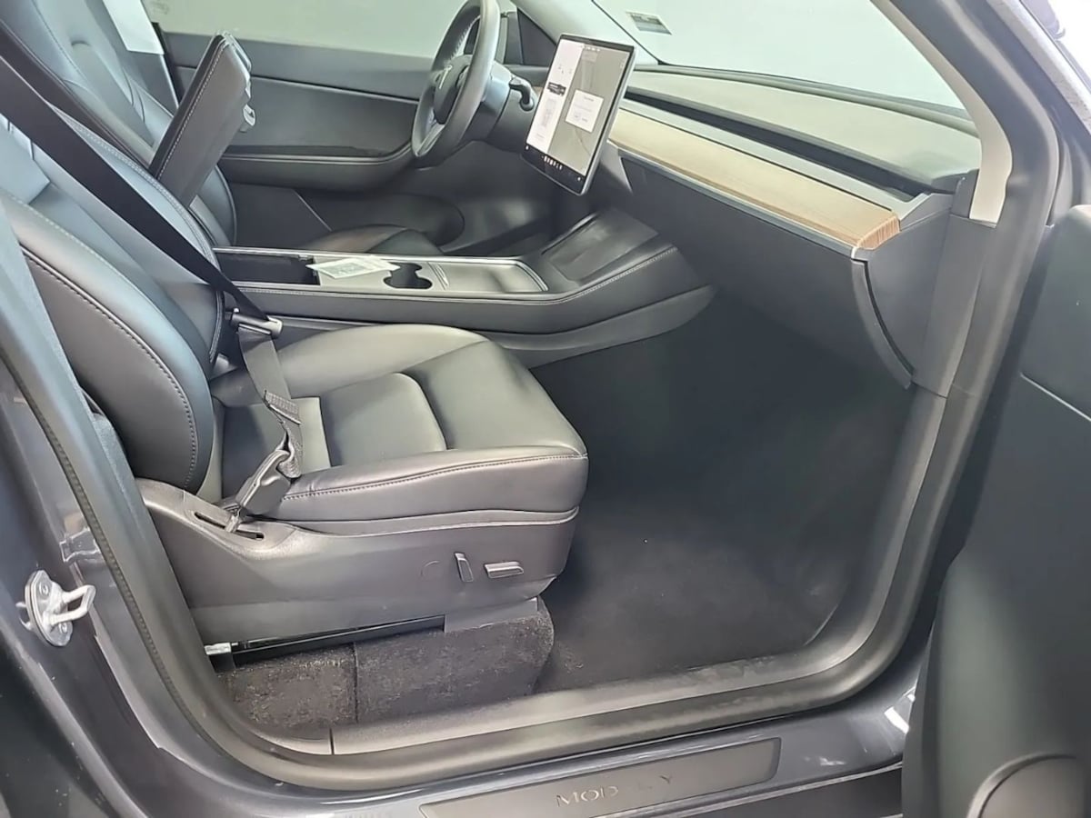 2021 Tesla Model Y Long Range photo 3