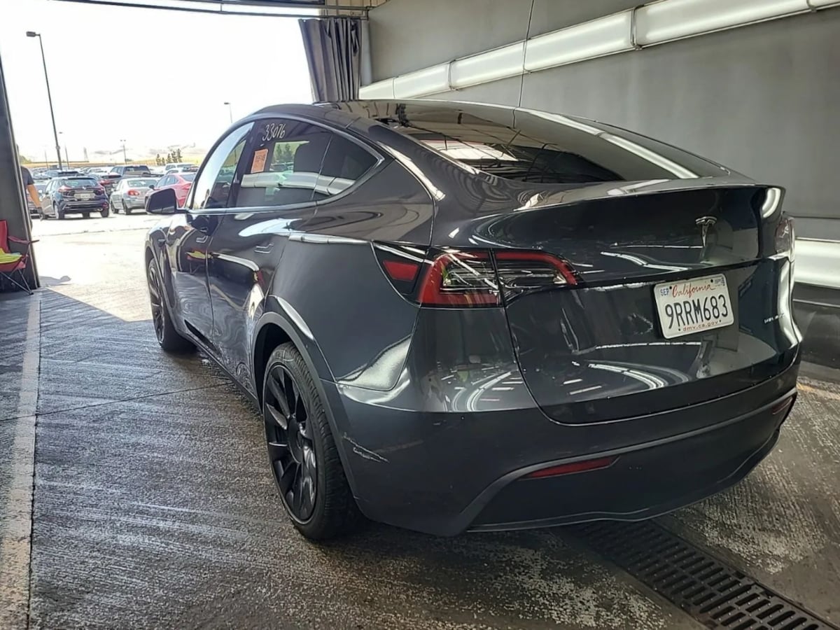 2021 Tesla Model Y Long Range photo 4