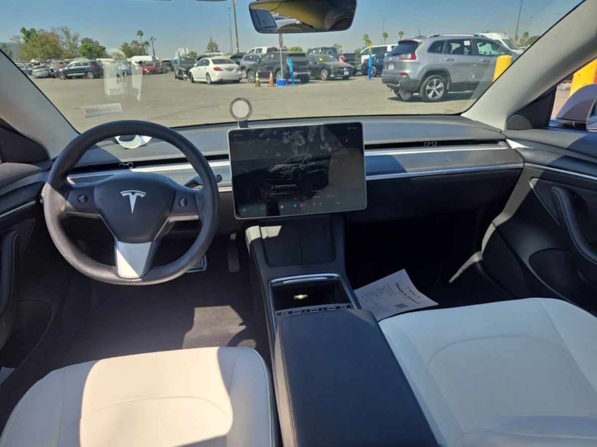 2022 Tesla Model 3 Long Range photo 3