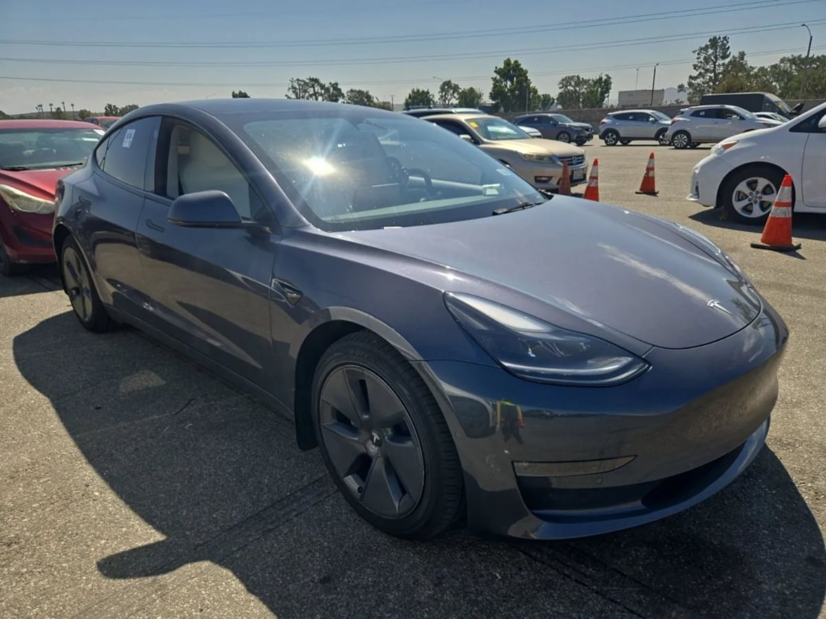 2022 Tesla Model 3 Long Range photo 6
