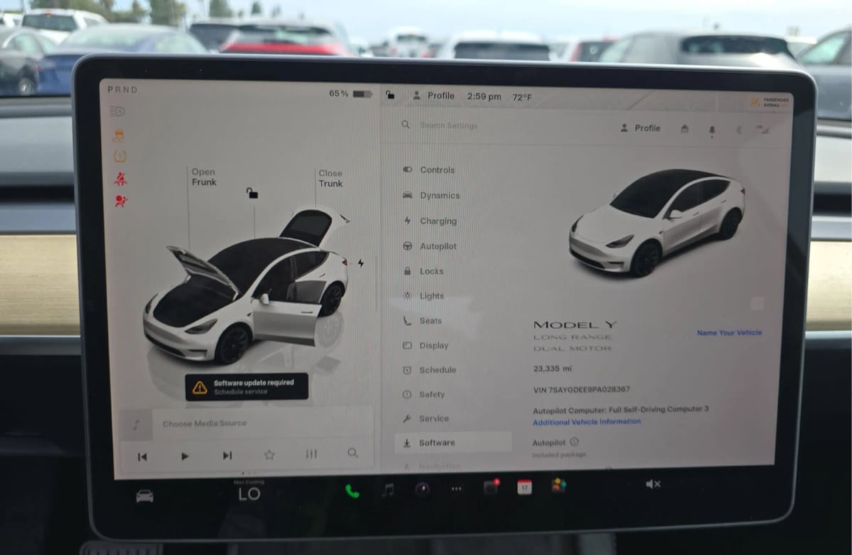 2023 Tesla Model Y Long Range photo 3