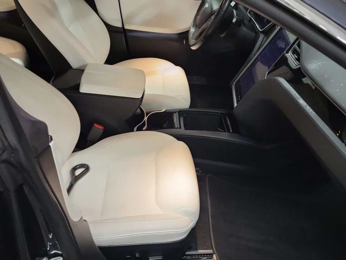 2020 Tesla Model S Long Range Plus photo 6