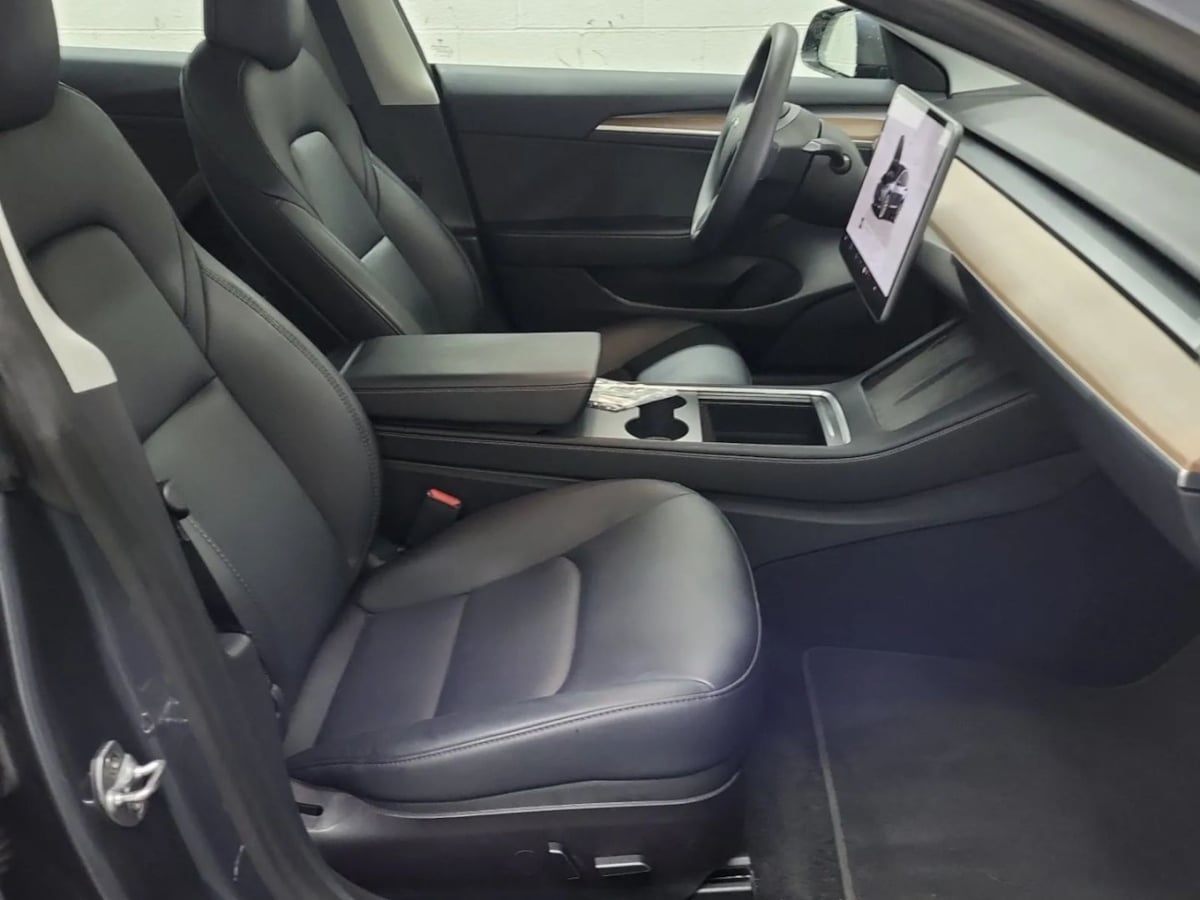2022 Tesla Model 3 Long Range photo 2