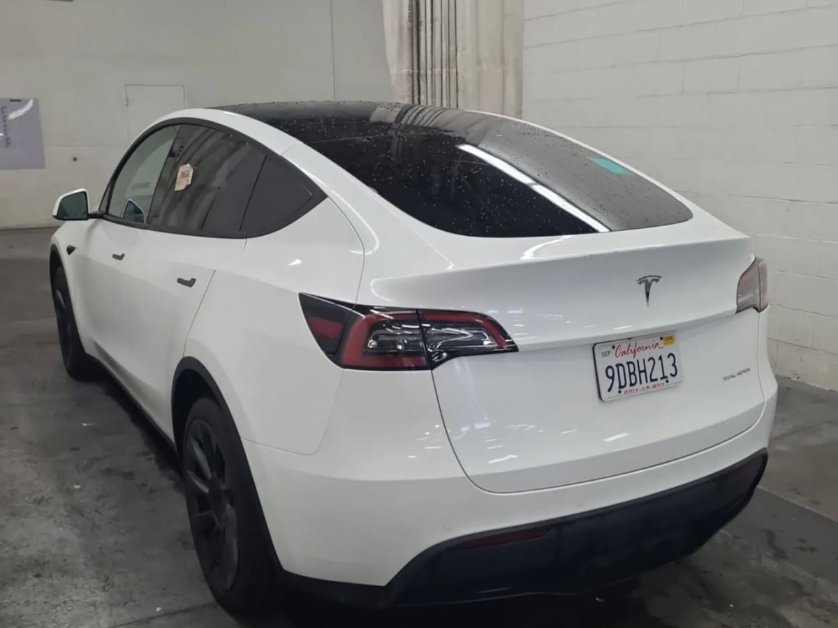 2022 Tesla Model Y Long Range photo 2