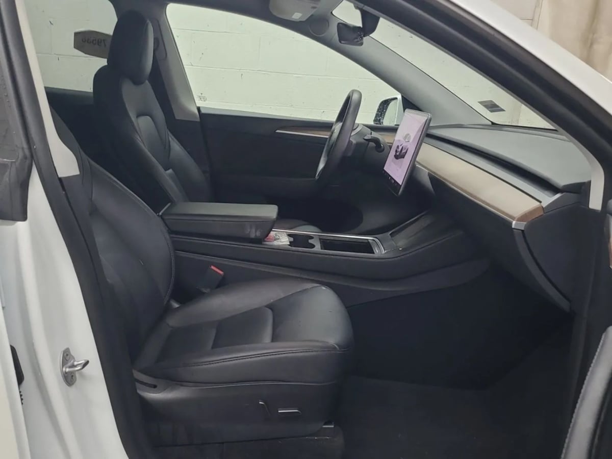 2022 Tesla Model Y Long Range photo 6