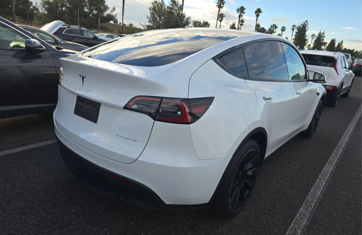 2022 Tesla Model Y Long Range photo 4