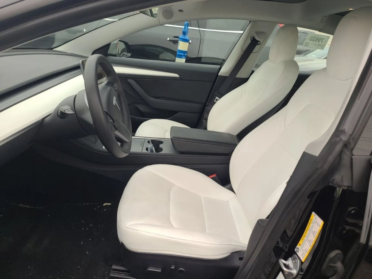 2022 Tesla Model 3 Performance photo 2