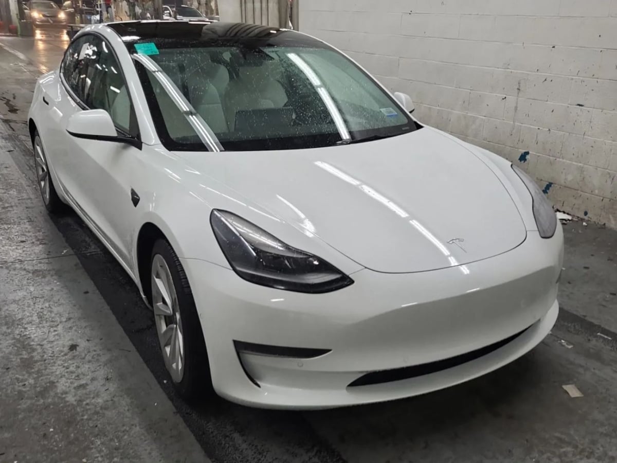 2022 Tesla Model 3 photo 2