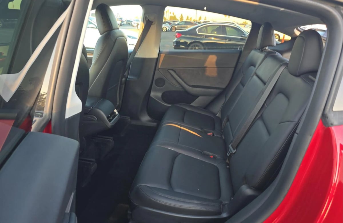 2022 Tesla Model Y Long Range photo 9