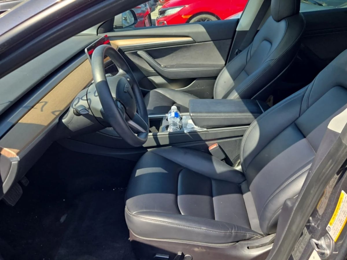 2023 Tesla Model 3 photo 4