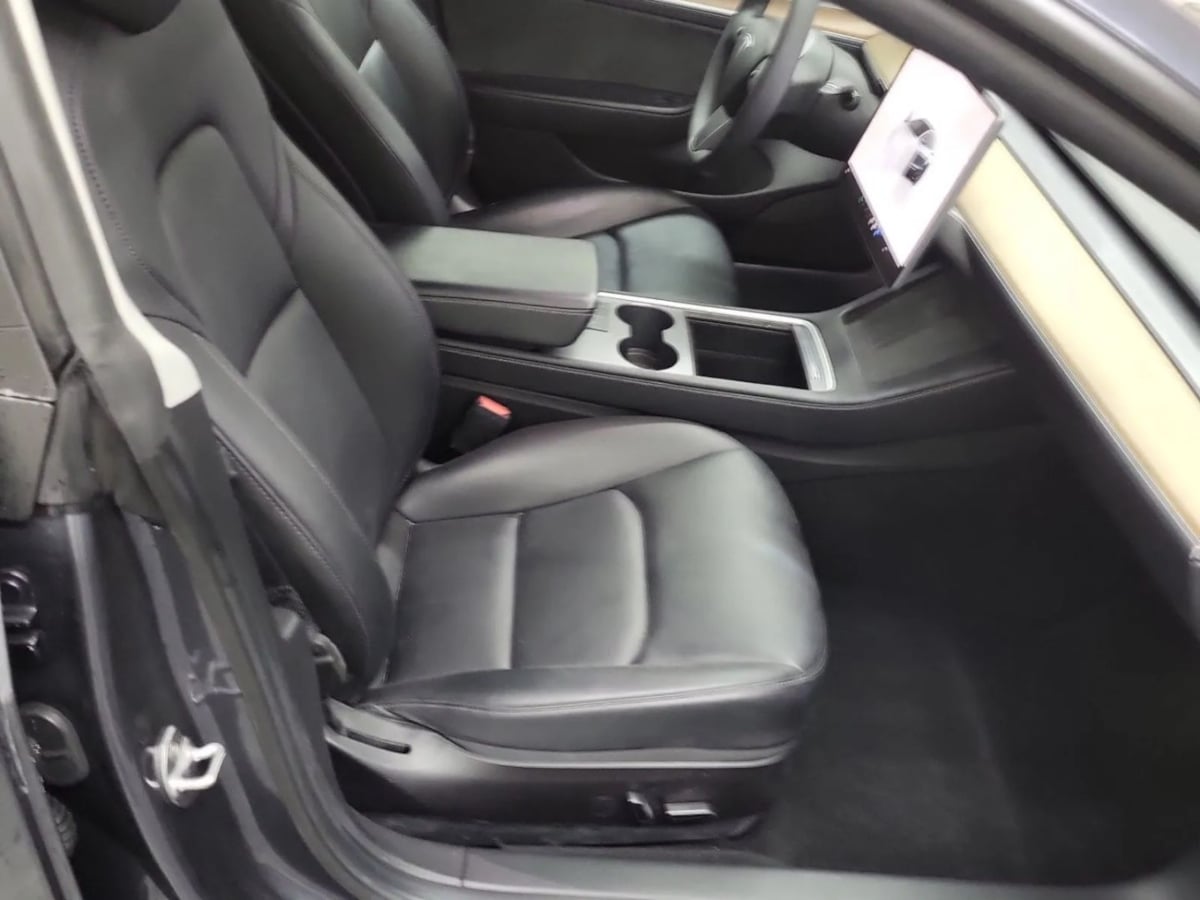 2022 Tesla Model 3 Long Range photo 3