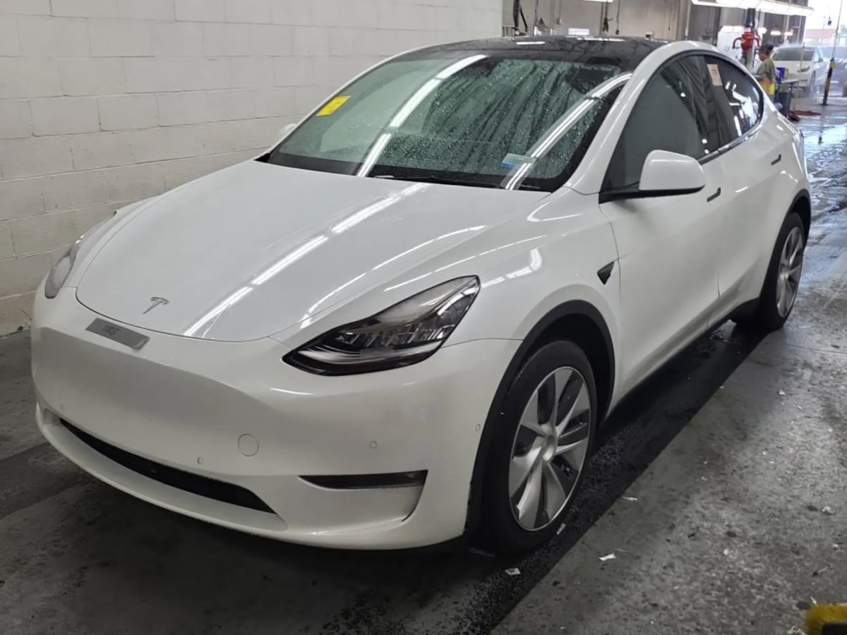 2022 Tesla Model Y Long Range photo 3
