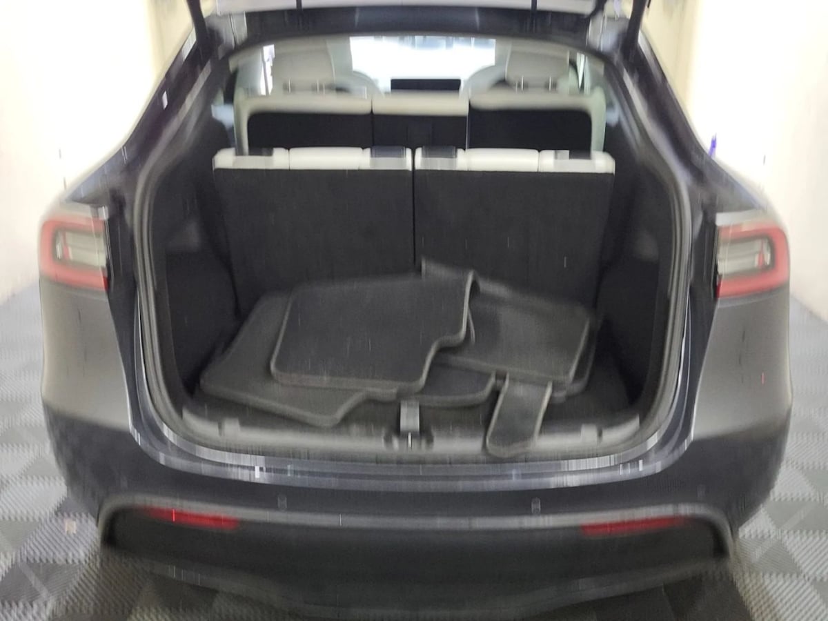 2022 Tesla Model Y Long Range photo 4
