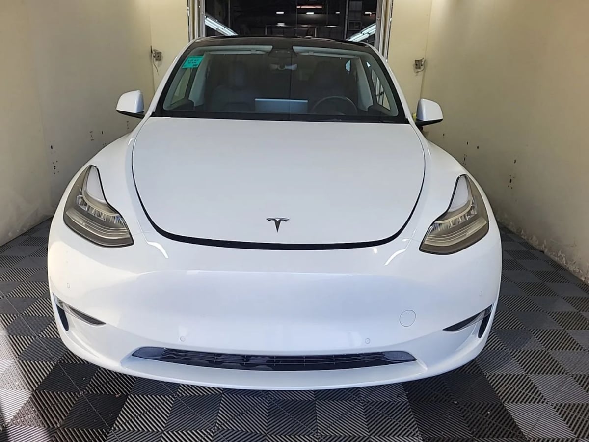 2022 Tesla Model Y Long Range photo 2