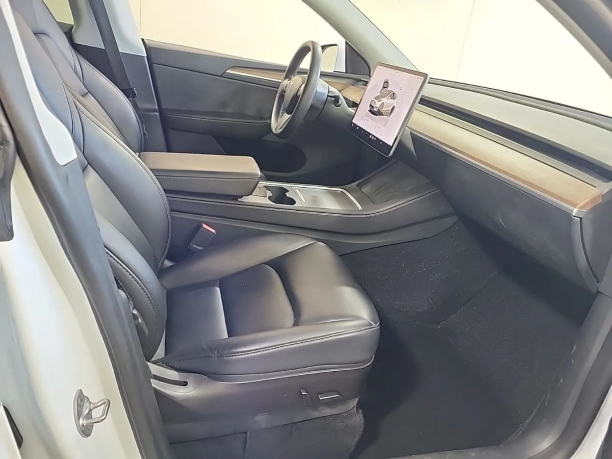 2022 Tesla Model Y Long Range photo 4
