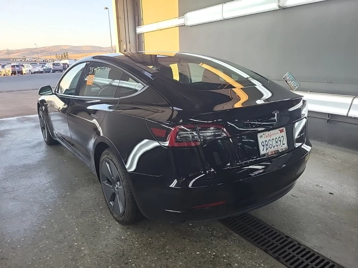 2022 Tesla Model 3 Long Range photo 4