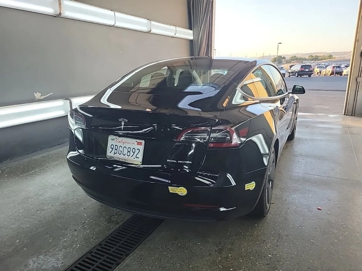 2022 Tesla Model 3 Long Range photo 6