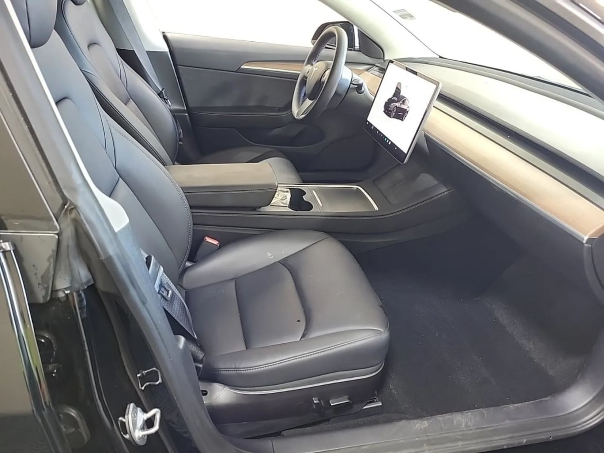 2023 Tesla Model 3 Long Range photo 2