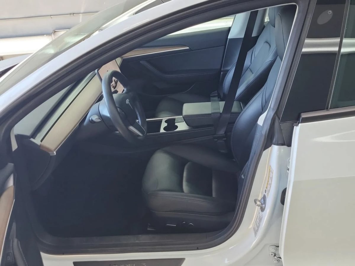 2023 Tesla Model 3 photo 4