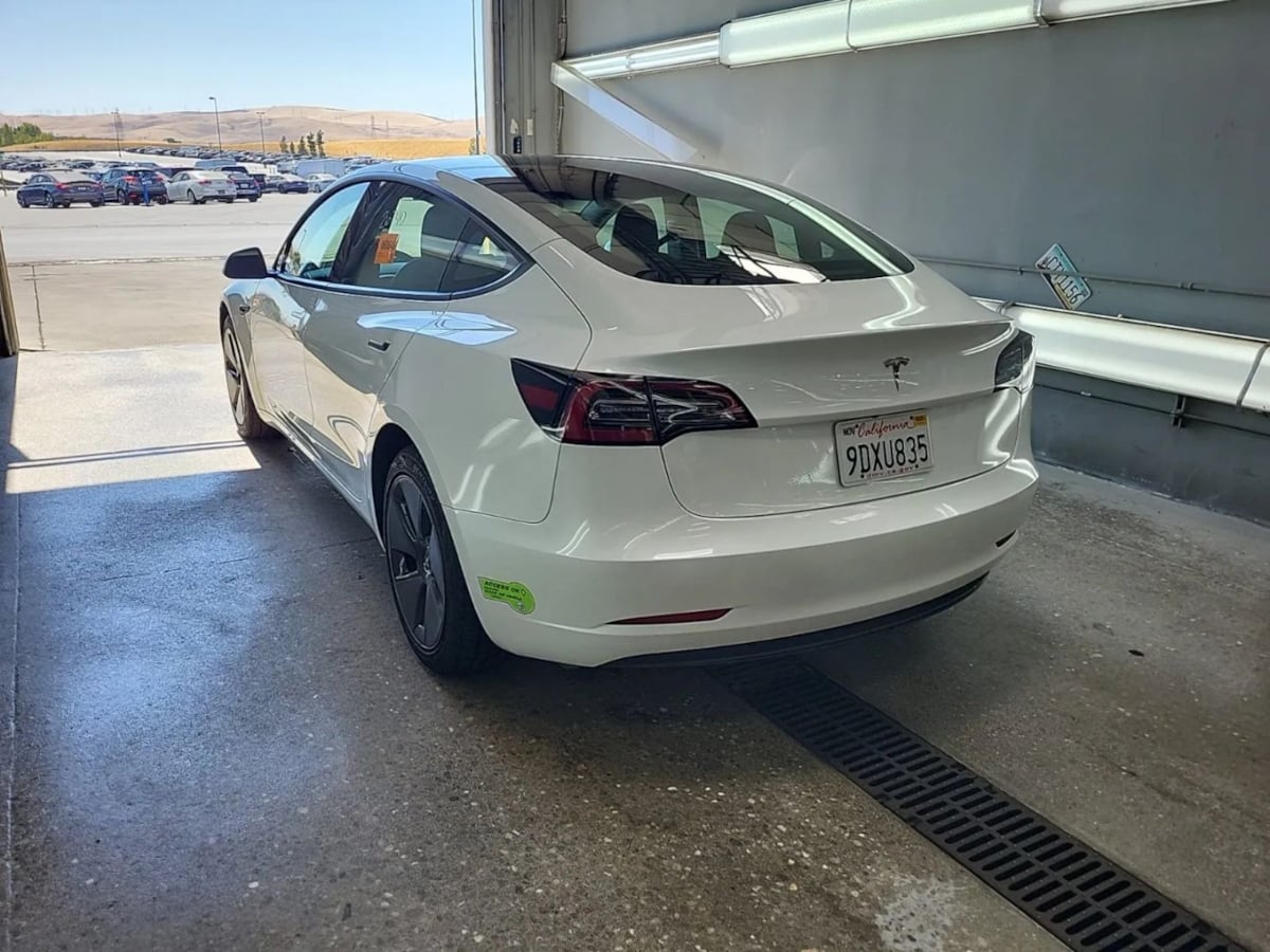 2023 Tesla Model 3 photo 9